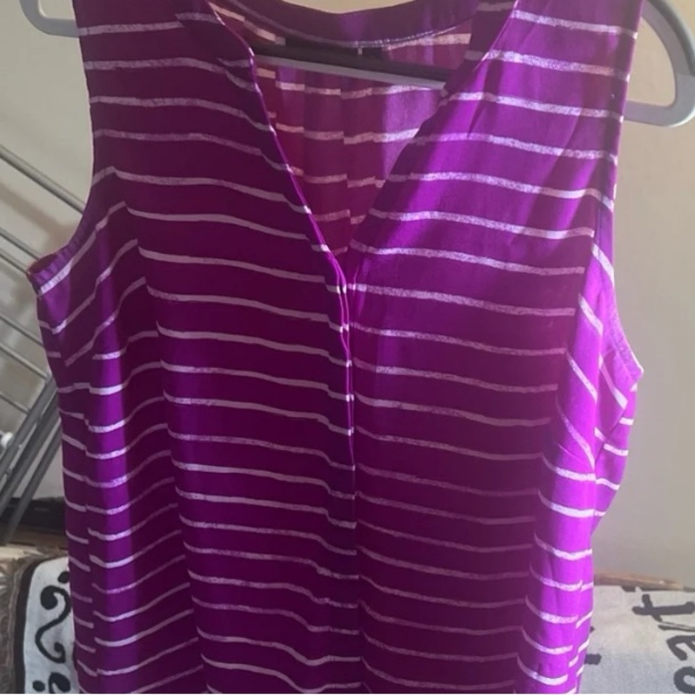 sleeveless blouse